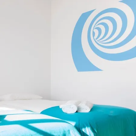 Hostel The Wave Beach & Surf Ericeira