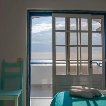 Hostel The Wave Beach & Surf