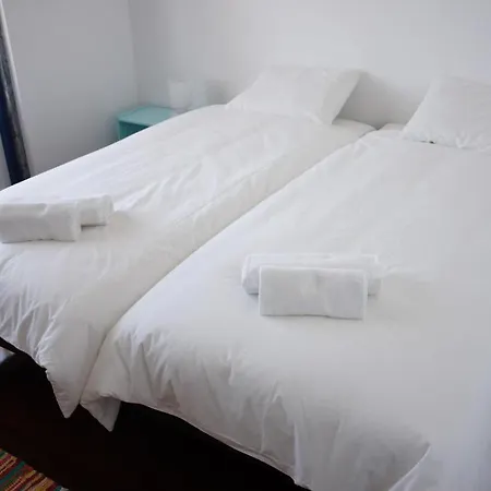 Hostel The Wave Beach & Surf